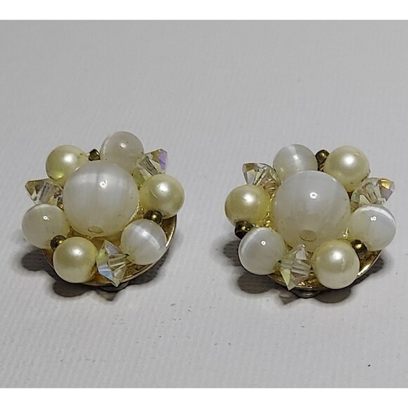 Vintage Lisner Faux Pearl Earrings Clip-on 3/4" - Picture 1 of 4